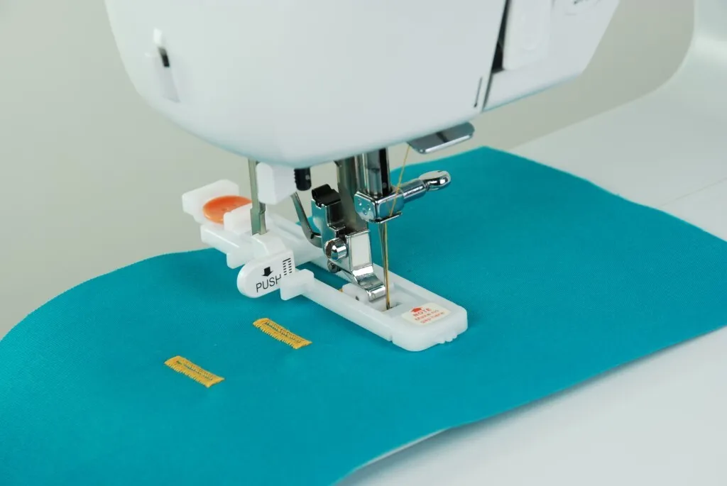 Carina Professional Blue Computer-Nähmaschine – Bild 4